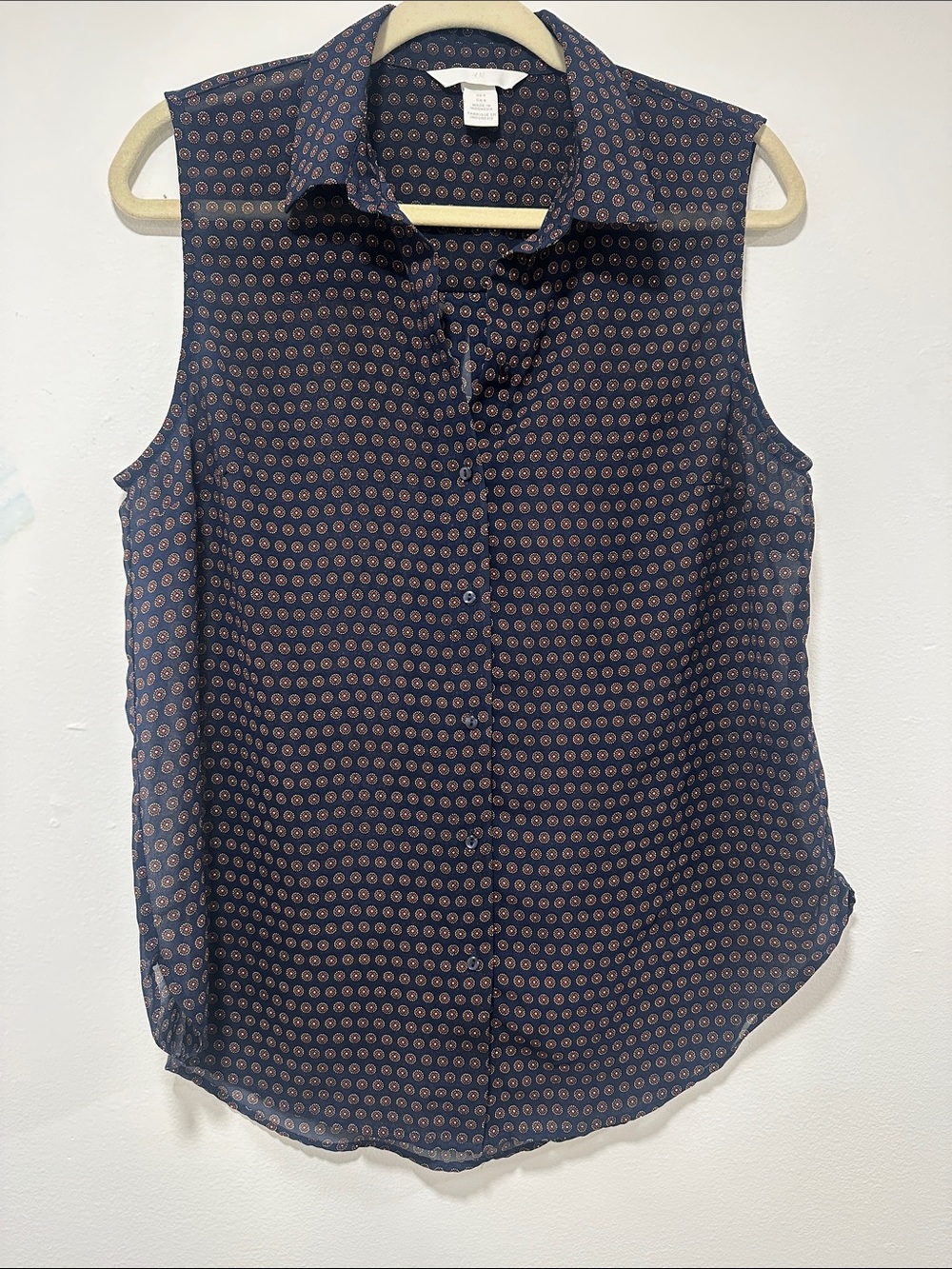 H&M Navy Sleeveless Button-Down Top with Micro Print 145